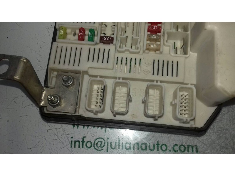 Recambio de caja reles / fusibles para renault megane ii berlina 5p confort authentique referencia OEM IAM 519158075  