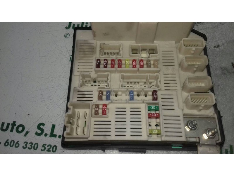 Recambio de caja reles / fusibles para renault megane ii berlina 5p confort authentique referencia OEM IAM 519158075  
