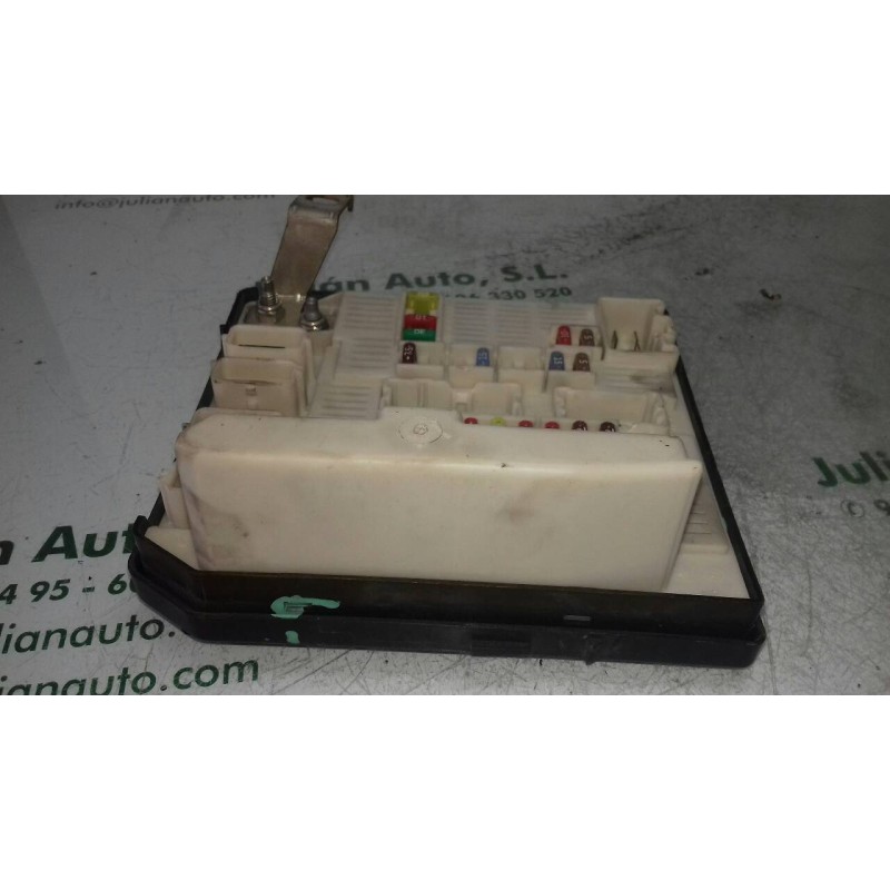 Recambio de caja reles / fusibles para renault megane ii berlina 5p confort authentique referencia OEM IAM 519158075  
