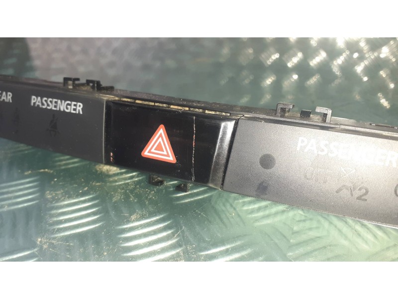 Recambio de warning para mitsubishi eclipse cross top 4wd referencia OEM IAM 8002C230  CONECTOR 14 PINES