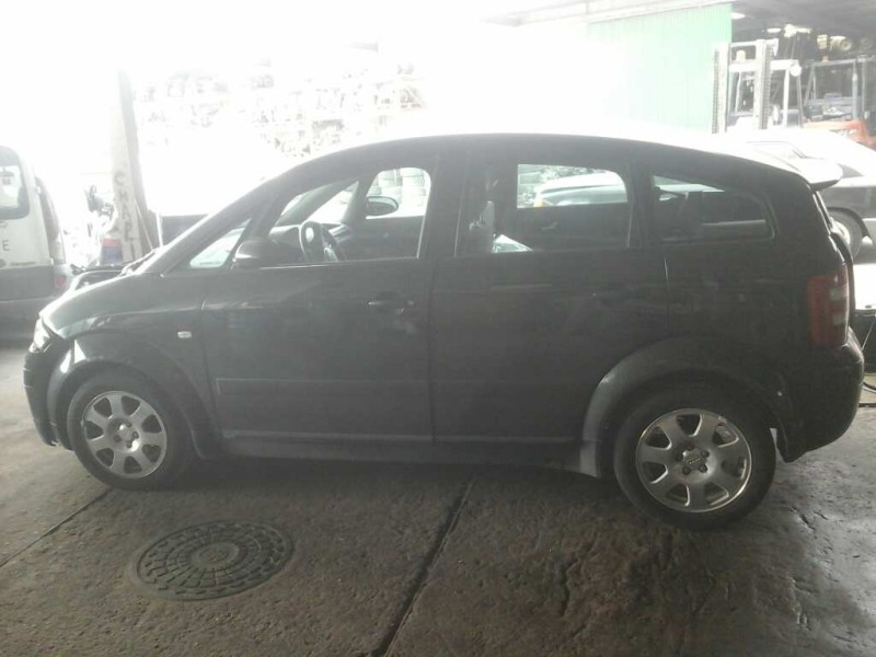 audi a2 (8z) del año 2002