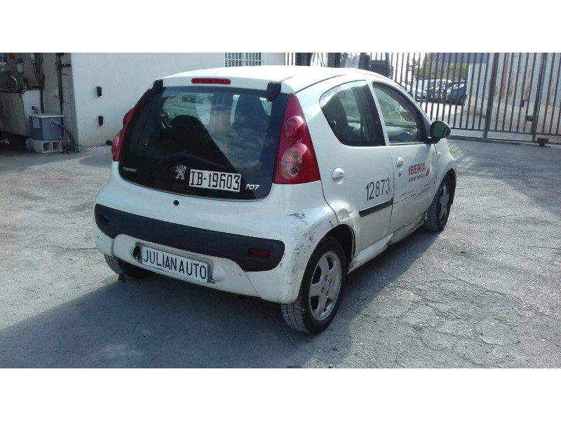 peugeot 107 del año 2010