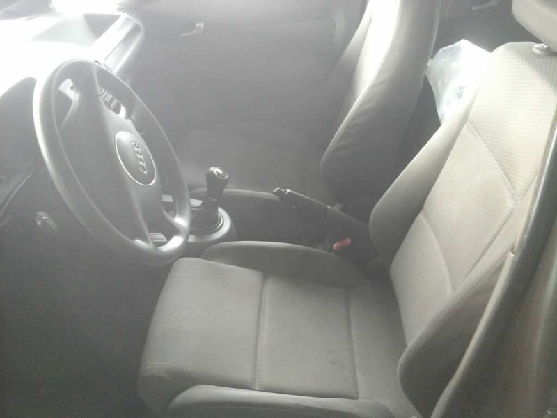 audi a2 (8z) del año 2002