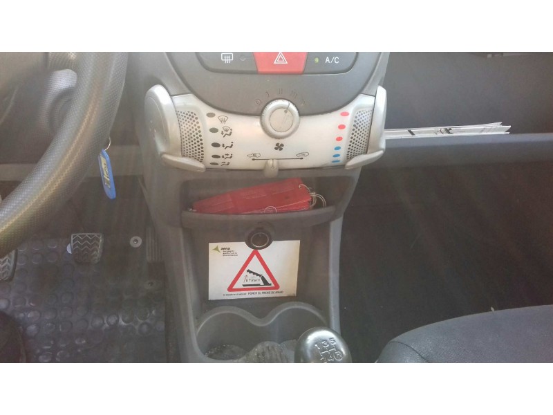 peugeot 107 del año 2010