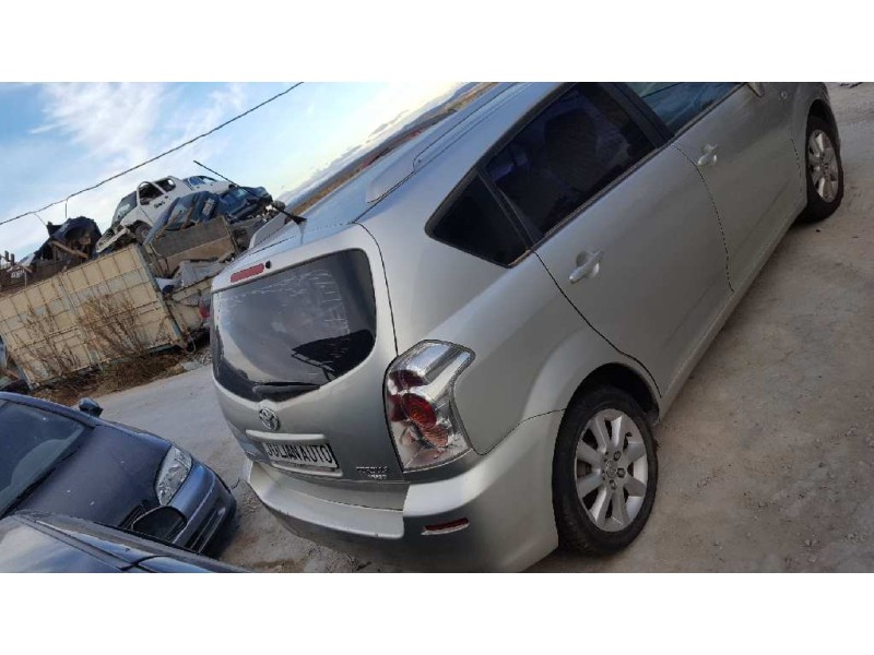 toyota corolla verso (r1) del año 2004