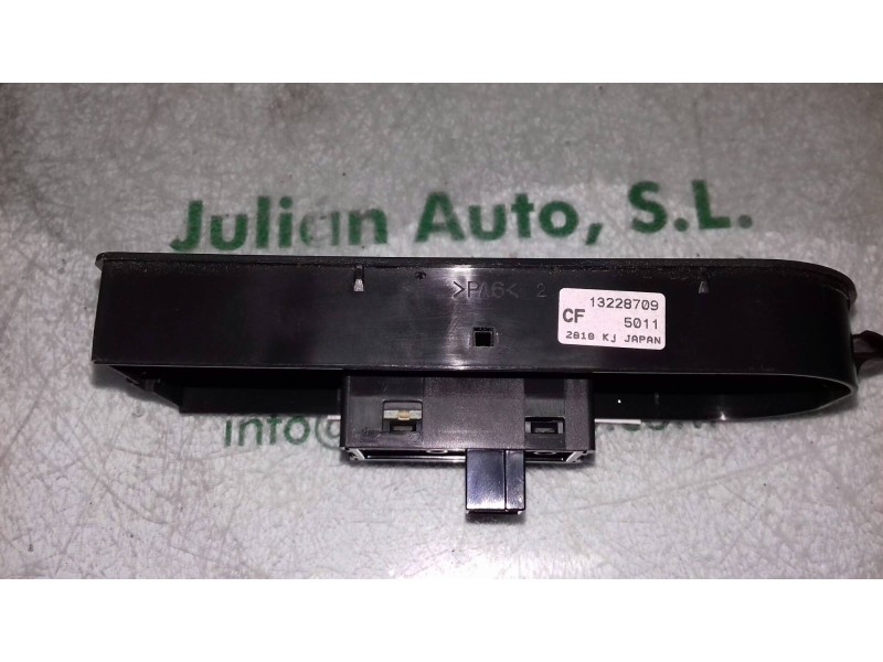 Recambio de mando elevalunas delantero derecho para opel astra h ber. cosmo referencia OEM IAM 13228709  