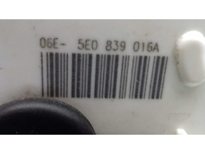 Recambio de cerradura puerta trasera derecha para skoda octavia lim. (5e3) ambition referencia OEM IAM 5E0839016A 7 PINES NEGRO