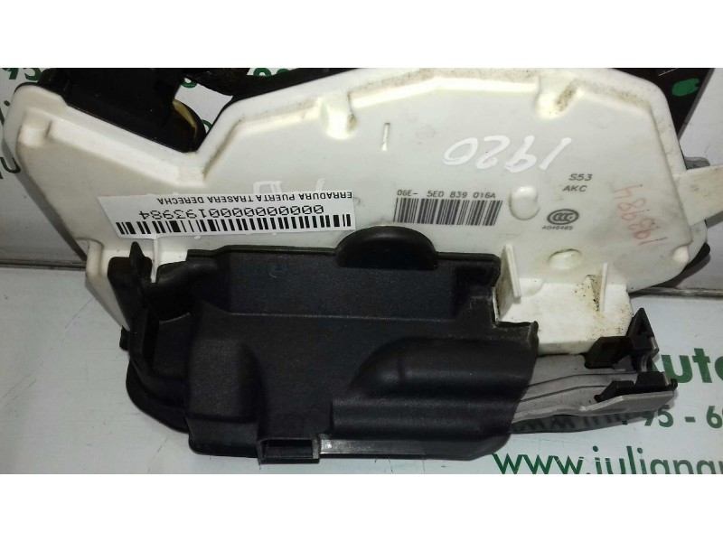 Recambio de cerradura puerta trasera derecha para skoda octavia lim. (5e3) ambition referencia OEM IAM 5E0839016A 7 PINES NEGRO