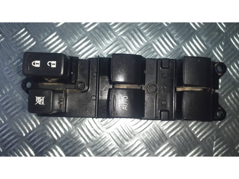 Recambio de mando elevalunas delantero izquierdo para mitsubishi eclipse cross top 4wd referencia OEM IAM 8608A323 3058T17AN M00