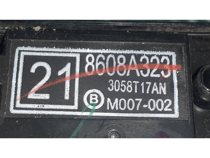 Recambio de mando elevalunas delantero izquierdo para mitsubishi eclipse cross top 4wd referencia OEM IAM 8608A323 3058T17AN M00