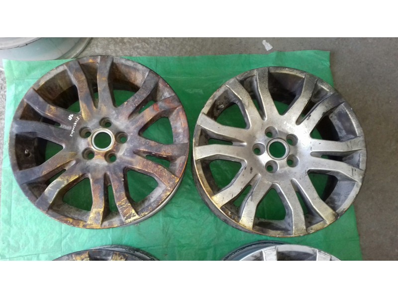Recambio de juego llantas para land rover freelander (lr2) td4 e referencia OEM IAM 6H521007KA 8JX18 ET55