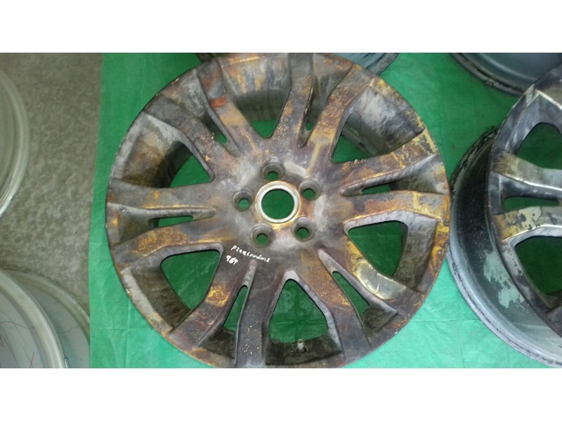 Recambio de juego llantas para land rover freelander (lr2) td4 e referencia OEM IAM 6H521007KA 8JX18 ET55