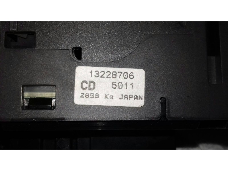 Recambio de mando elevalunas delantero izquierdo para opel astra h ber. cosmo referencia OEM IAM 13228706  
