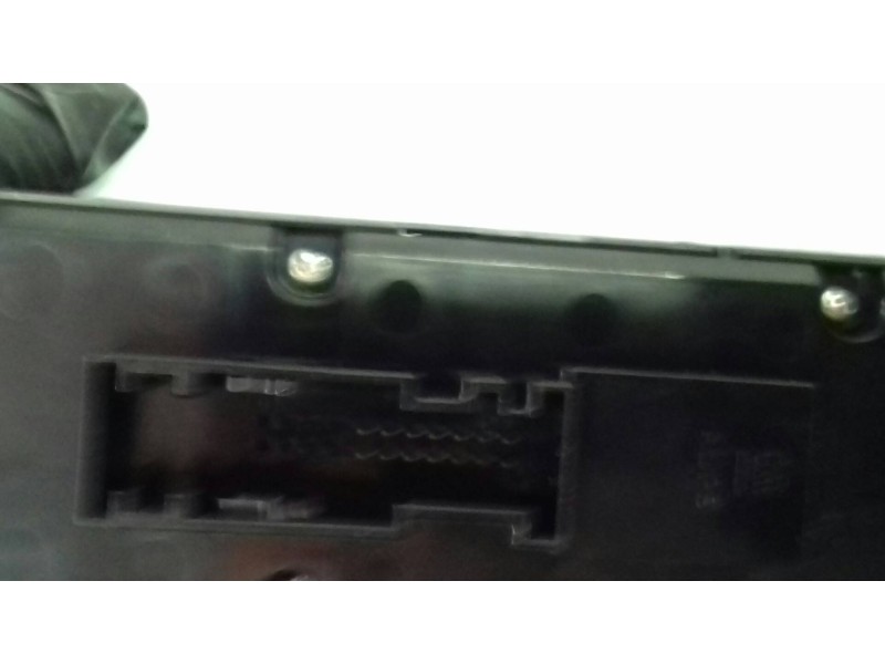 Recambio de mando elevalunas delantero izquierdo para opel astra h ber. cosmo referencia OEM IAM 13228706  