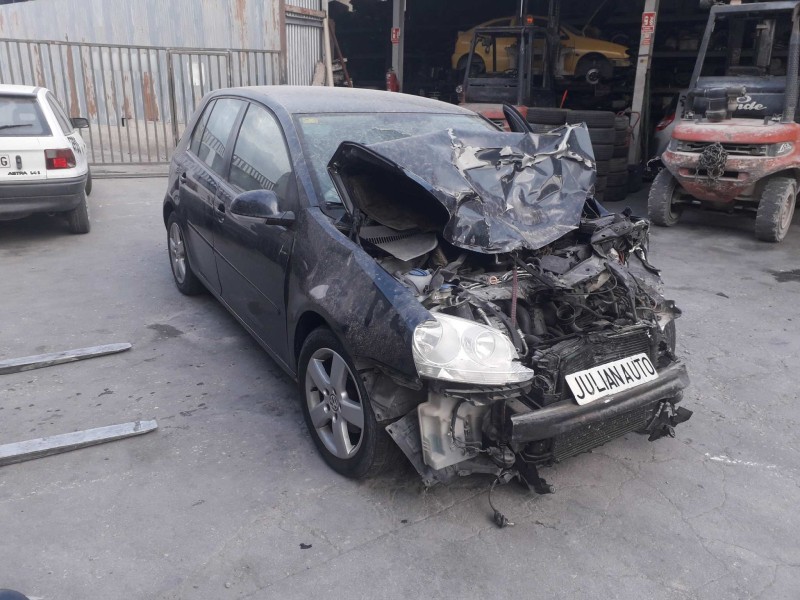 volkswagen golf v berlina (1k1) del año 2007