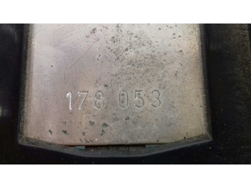 Recambio de luz central de freno para bmw serie 5 berlina (e39) 528i referencia OEM IAM 8360568  