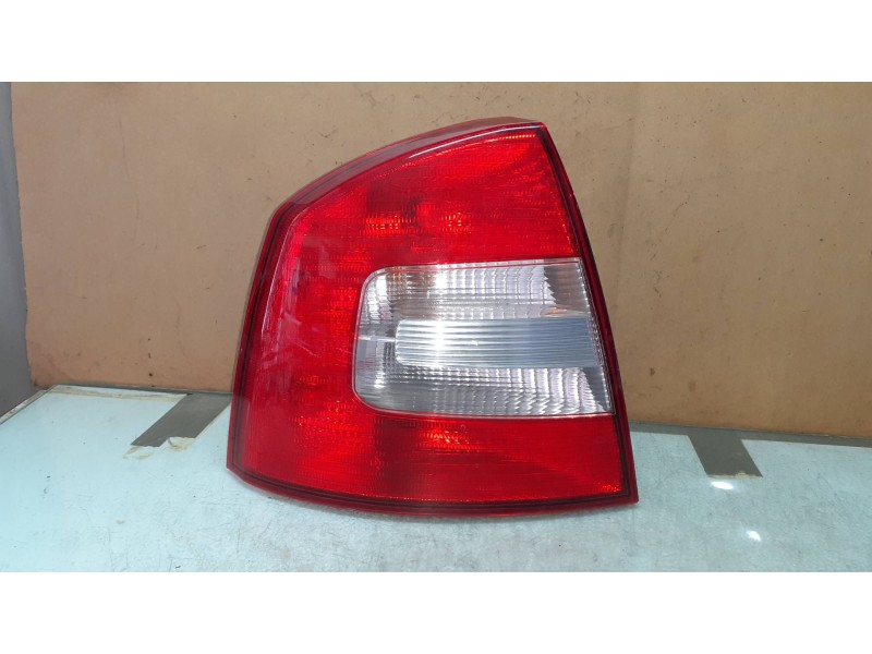 Recambio de piloto trasero izquierdo para skoda octavia berlina (1z3) active referencia OEM IAM VP4SHX13405B 13405B 