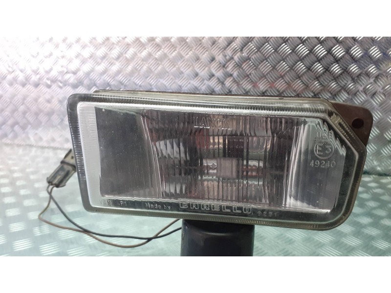 Recambio de faro antiniebla derecho para lancia delta 1.8 i.e. referencia OEM IAM   