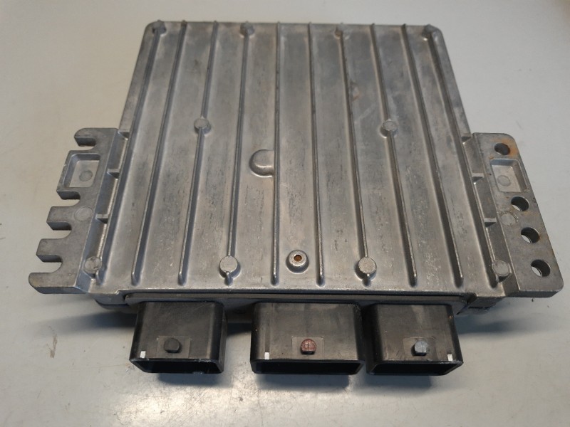 Recambio de centralita motor uce para peugeot 307 (s1) xr referencia OEM IAM 9644895180 5WS40020GT SIEMENS