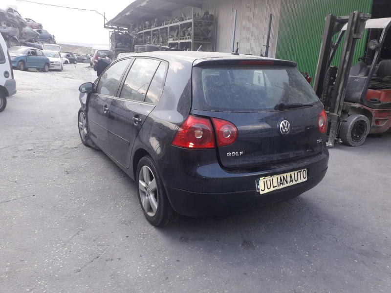 volkswagen golf v berlina (1k1) del año 2007