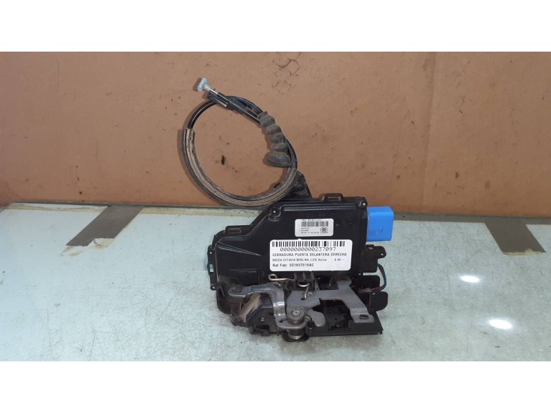 Recambio de cerradura puerta delantera derecha para skoda octavia berlina (1z3) active referencia OEM IAM 3D1837016AC AZUL ELECT