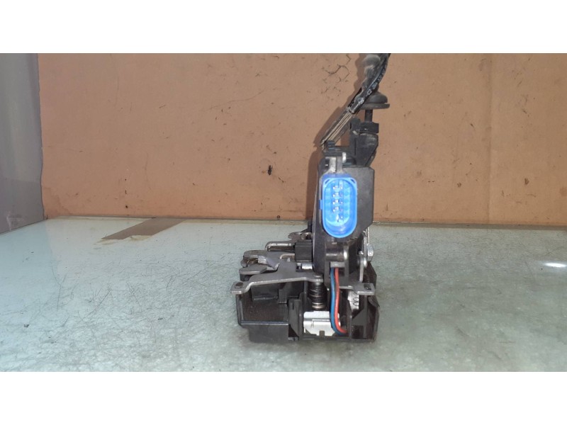 Recambio de cerradura puerta delantera derecha para skoda octavia berlina (1z3) active referencia OEM IAM 3D1837016AC AZUL ELECT