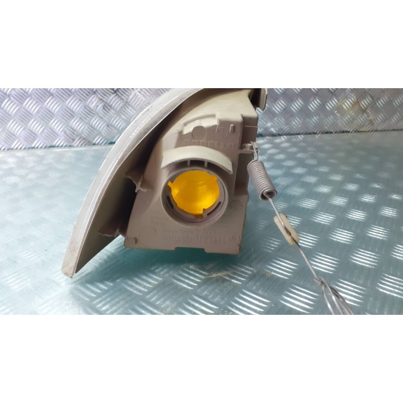 Recambio de piloto delantero izquierdo para fiat punto berl. (176) 55 sx 6 speed referencia OEM IAM 46402658 46402656 BLANCO