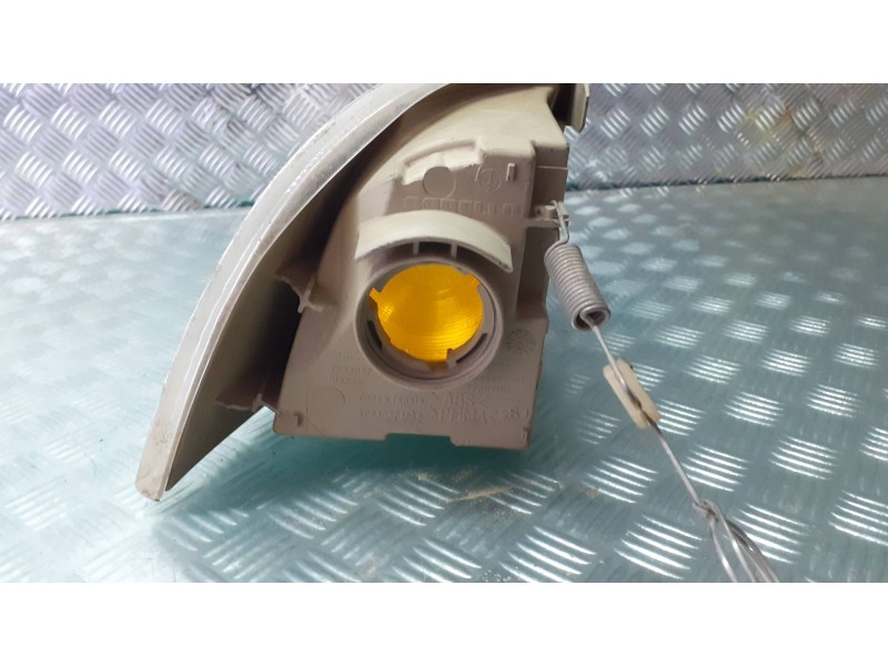 Recambio de piloto delantero izquierdo para fiat punto berl. (176) 55 sx 6 speed referencia OEM IAM 46402658 46402656 BLANCO