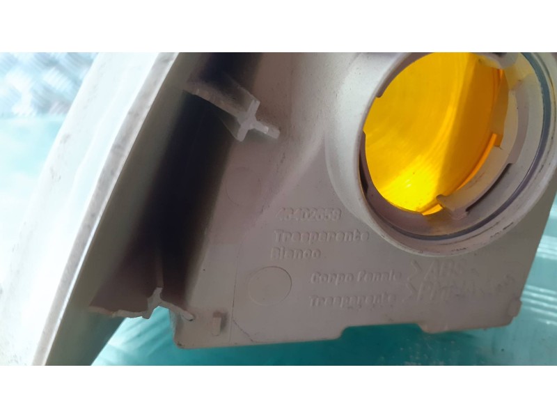 Recambio de piloto delantero izquierdo para fiat punto berl. (176) 55 sx 6 speed referencia OEM IAM 46402658 46402656 BLANCO