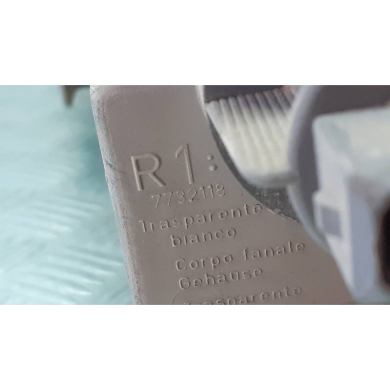 Recambio de piloto delantero derecho para fiat punto berl. (176) gt / t 130 referencia OEM IAM 7732118 7732479 NARANJA