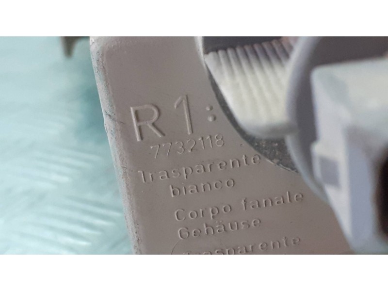 Recambio de piloto delantero derecho para fiat punto berl. (176) gt / t 130 referencia OEM IAM 7732118 7732479 NARANJA