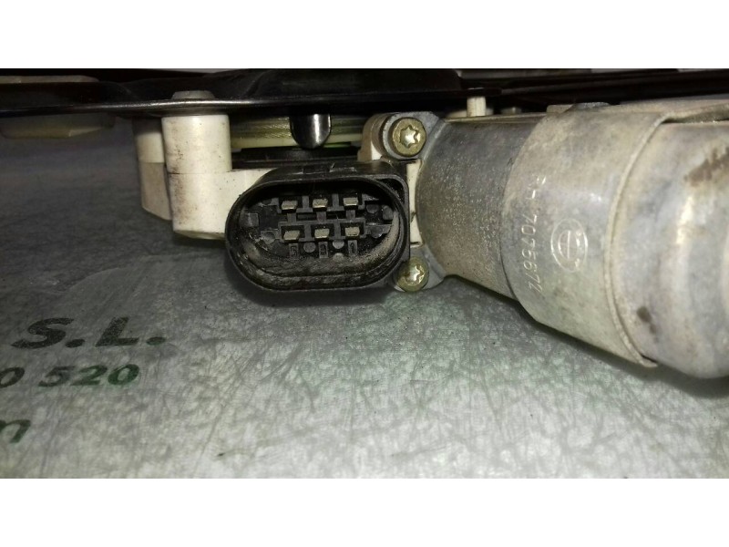 Recambio de elevalunas trasero derecho para bmw serie 5 berlina (e60) 520d referencia OEM IAM 7034388S 7075674E ELECTRICO Recambio de elevalunas trasero derecho para bmw serie 5 berlina (e60) 520d referencia OEM IAM 7034388S 7075674E ELECTRICO