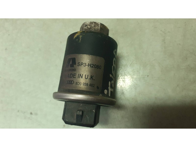 Recambio de sensor presion para seat toledo (1l) sxe referencia OEM IAM 8D0959482  