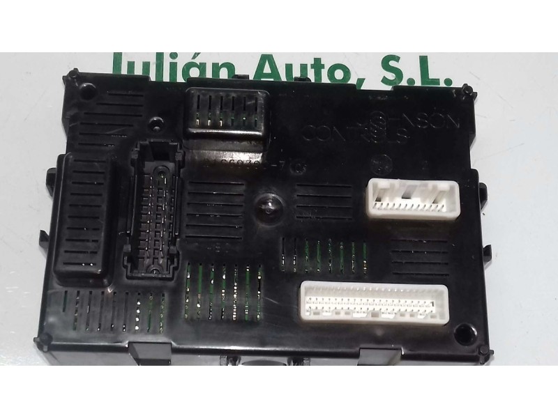Recambio de centralita motor uce para renault clio iii emotion referencia OEM IAM 8200399038 8200619409 KIT - DELPHI