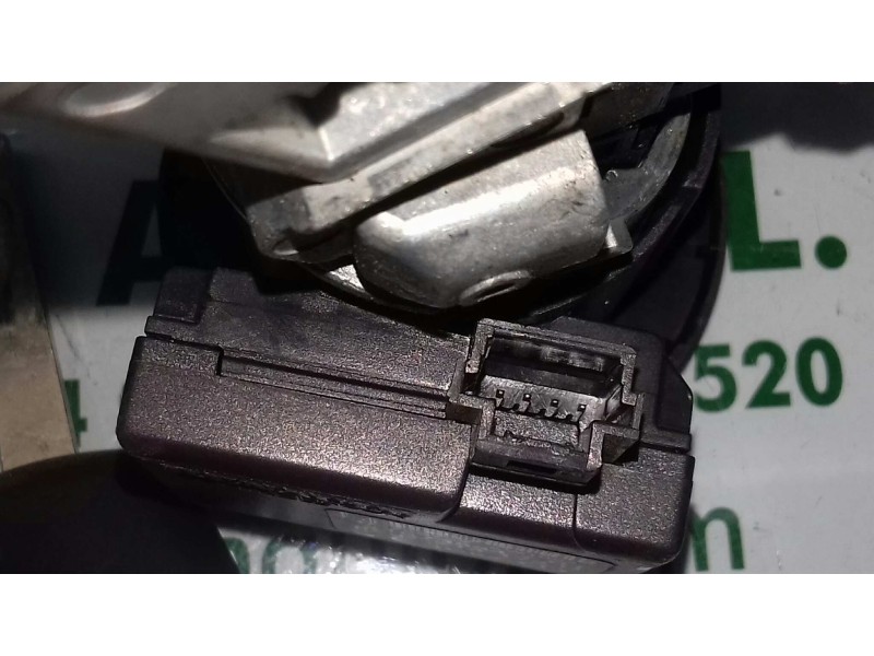 Recambio de centralita motor uce para renault clio iii emotion referencia OEM IAM 8200399038 8200619409 KIT - DELPHI