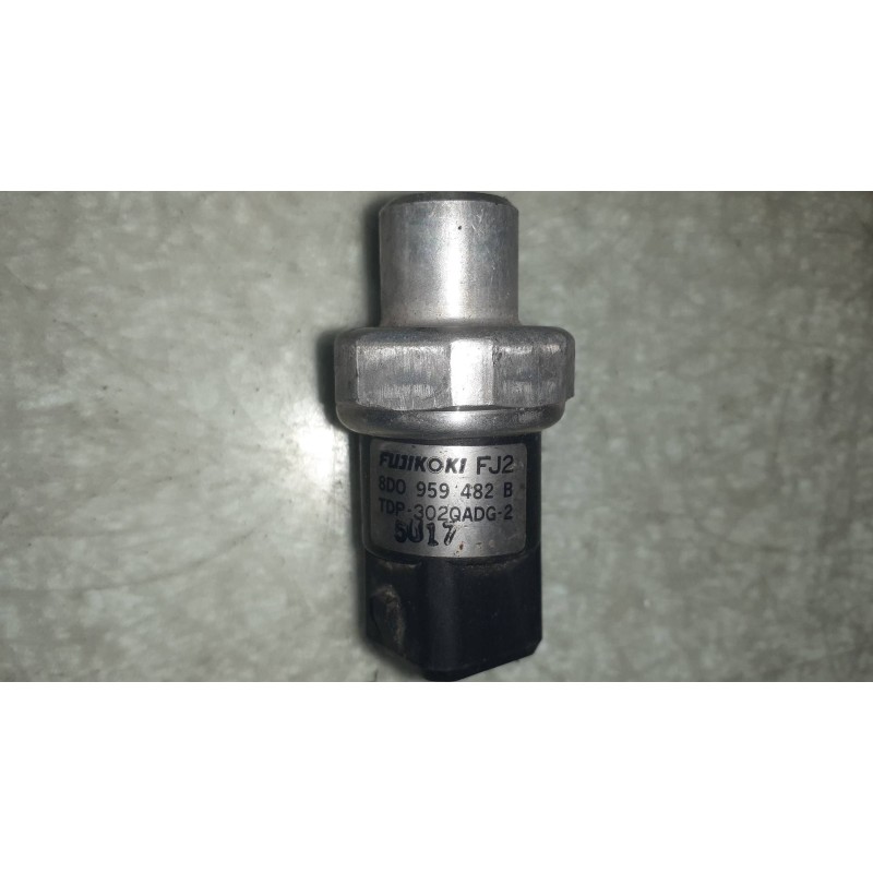 Recambio de sensor presion para audi a4 berlina (b5) 1.9 tdi referencia OEM IAM 8D0959482B  CONECTOR 4 PINES