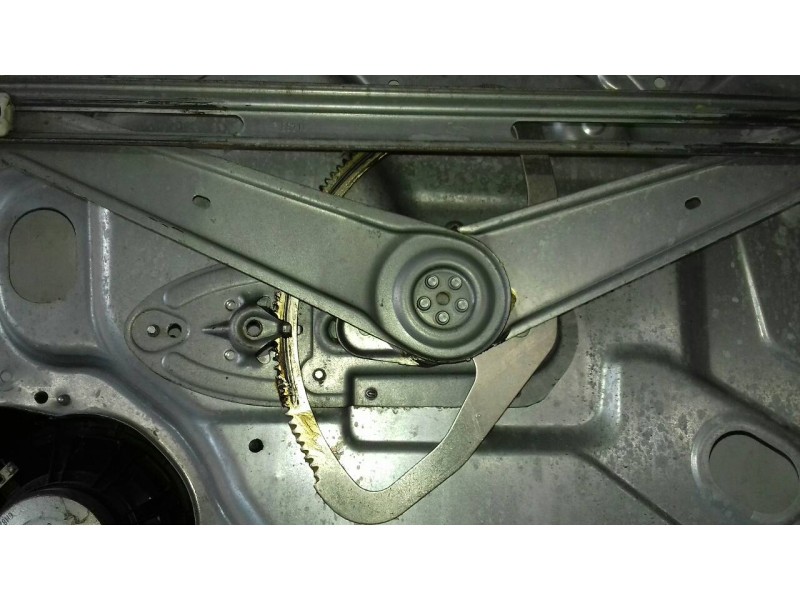 Recambio de elevalunas delantero izquierdo para ford focus berlina (cap) ambiente (d) referencia OEM IAM LH994760107  ELECTRICO