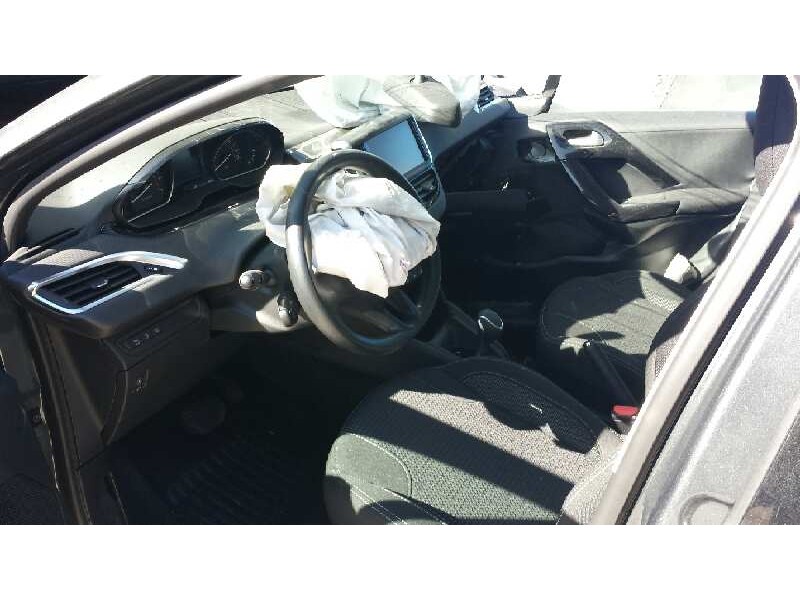 peugeot 208 del año 2016