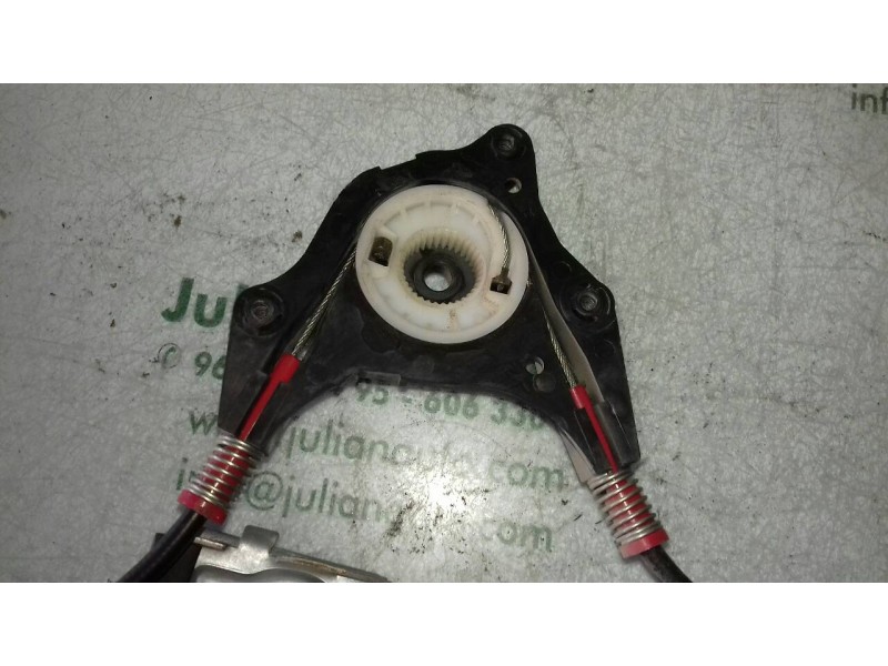 Recambio de elevalunas delantero izquierdo para ford fiesta (cb1) titanium referencia OEM IAM 8A61A2320001  ELECTRICO