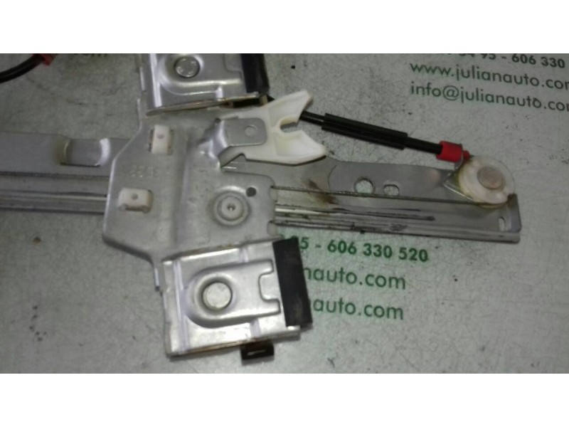 Recambio de elevalunas delantero izquierdo para ford fiesta (cb1) titanium referencia OEM IAM 8A61A2320001  ELECTRICO