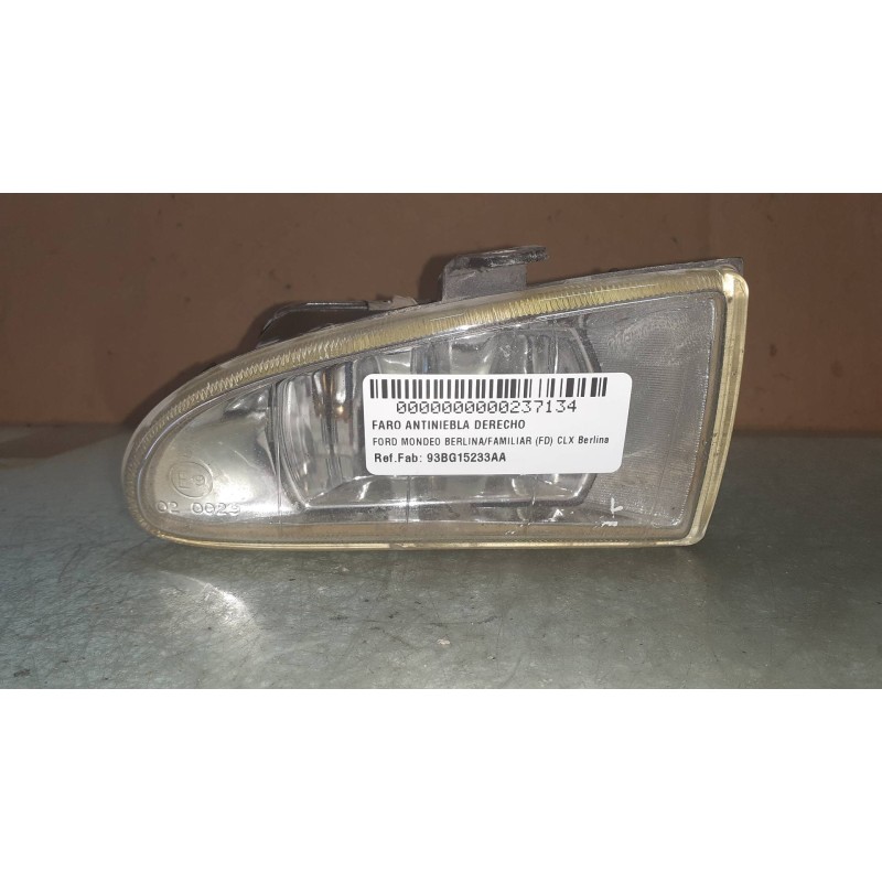 Recambio de faro antiniebla derecho para ford mondeo berlina/familiar (fd) clx berlina referencia OEM IAM 93BG15233AA VALEO 
