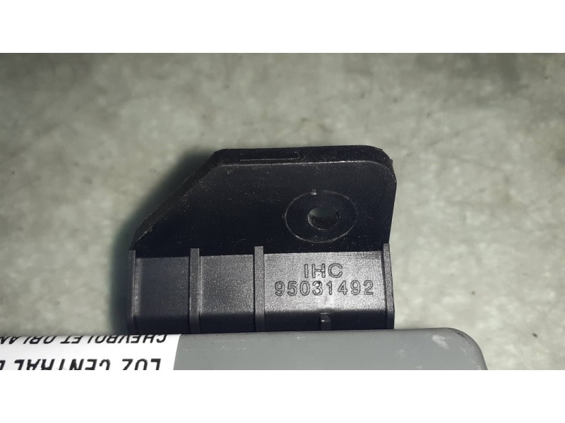 Recambio de luz central de freno para chevrolet orlando lt+ referencia OEM IAM 95031492  CONECTOR 2 PINES