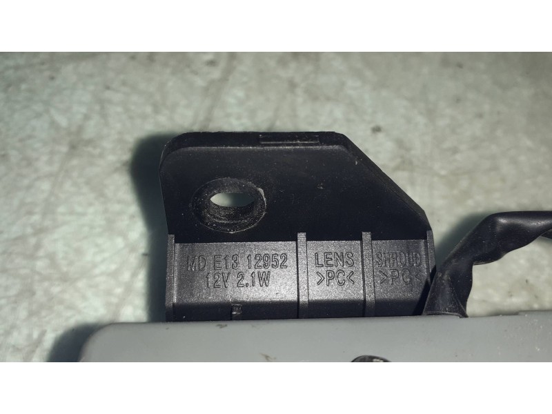 Recambio de luz central de freno para chevrolet orlando lt+ referencia OEM IAM 95031492  CONECTOR 2 PINES