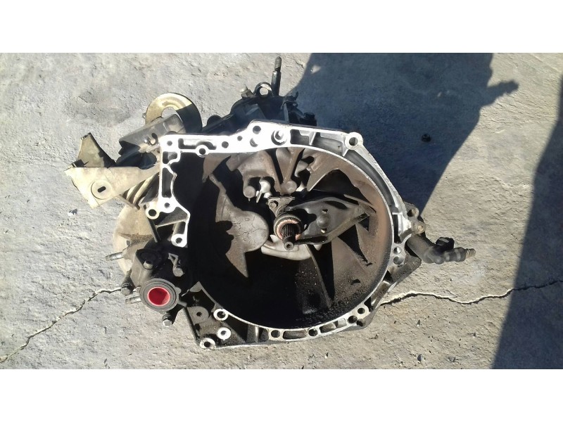 Recambio de caja cambios para peugeot 307 berlina (s2) xs referencia OEM IAM 20DM75  5 VELOCIDADES