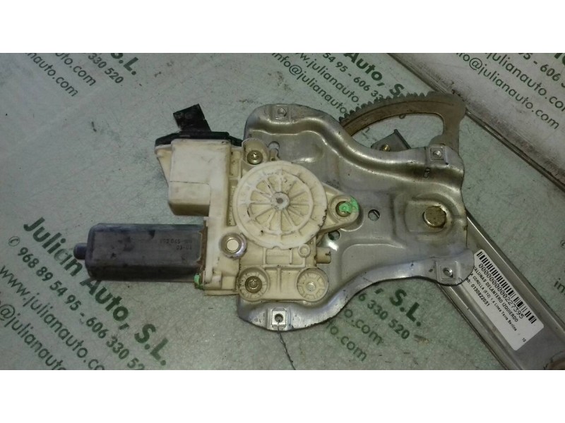 Recambio de elevalunas delantero izquierdo para toyota corolla (e12) 1.4 linea terra berlina referencia OEM IAM 0130822031 99204