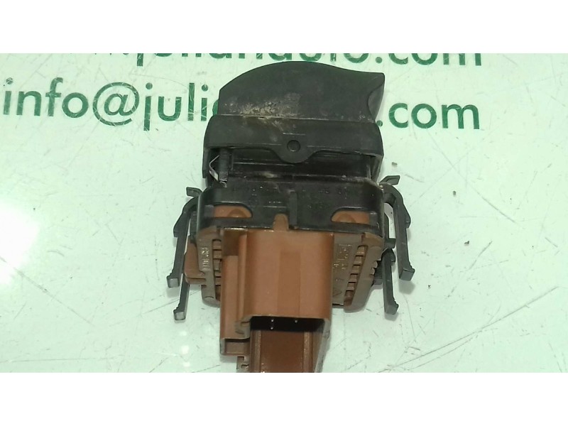 Recambio de mando elevalunas delantero izquierdo para renault laguna ii grandtour (kg0) privilege luxe referencia OEM IAM 015085