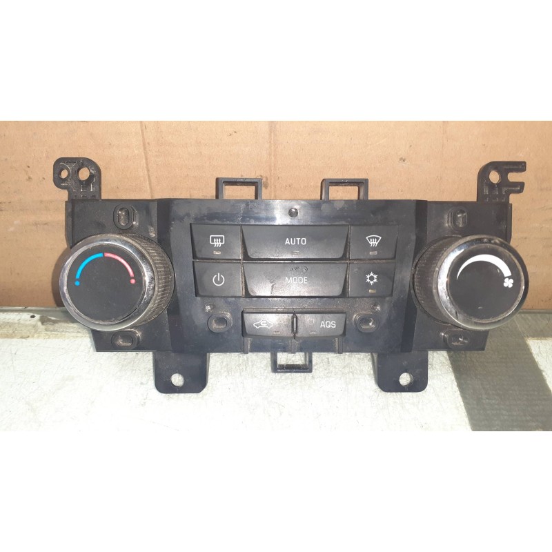 Recambio de mando climatizador para chevrolet orlando lt+ referencia OEM IAM 3870578 CONECTOR 6 PINES 7057