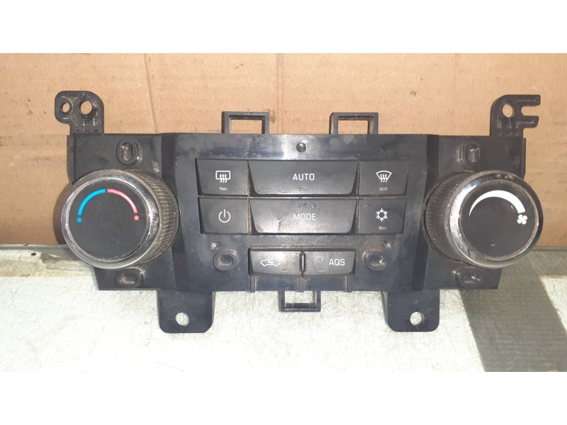 Recambio de mando climatizador para chevrolet orlando lt+ referencia OEM IAM 3870578 CONECTOR 6 PINES 7057