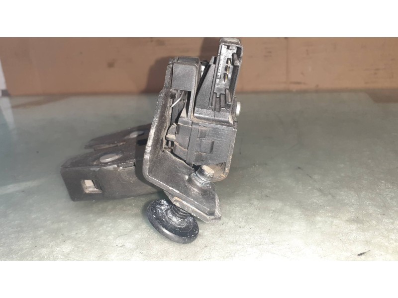 Recambio de cerradura maletero / porton para chevrolet orlando lt+ referencia OEM IAM 13578941  