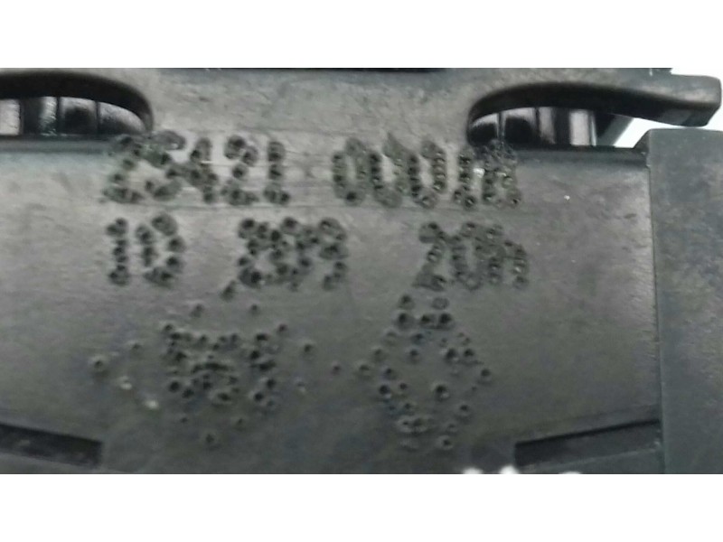 Recambio de mando elevalunas trasero derecho para renault fluence dynamique referencia OEM IAM 254210001R  